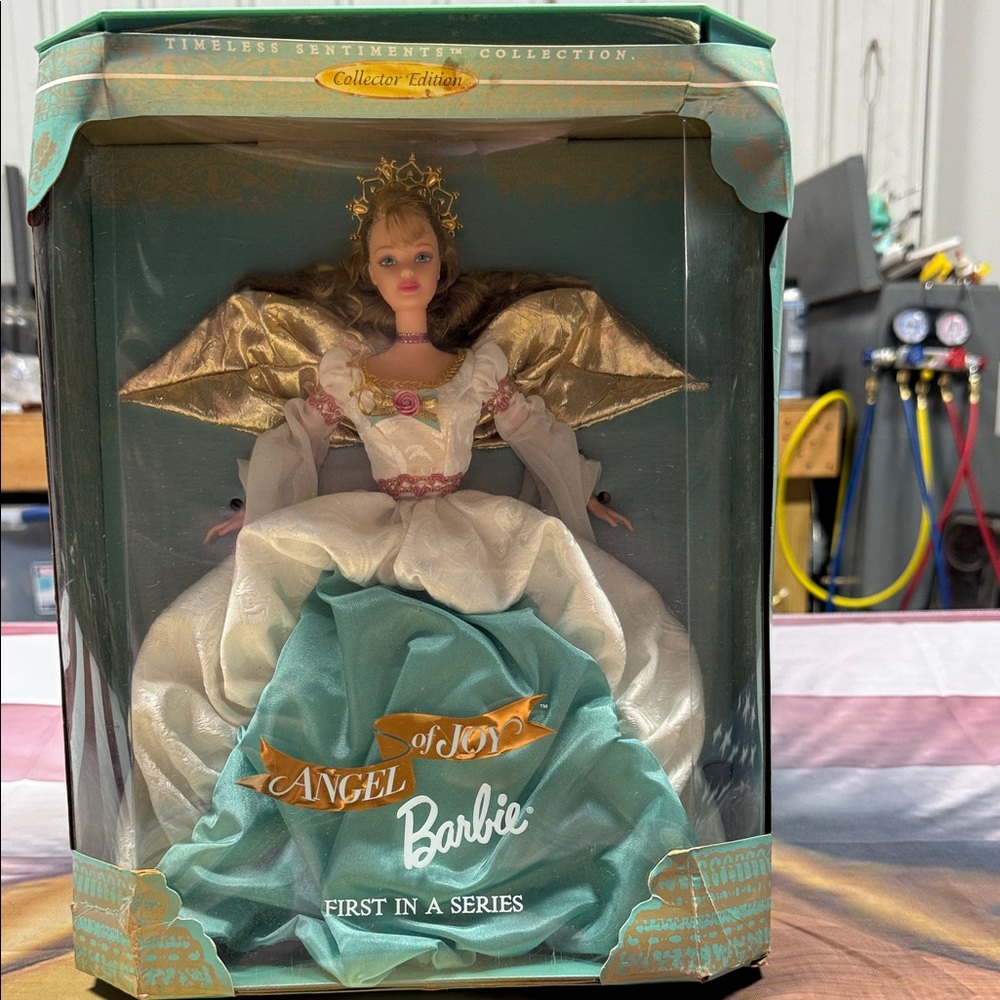 Barbie Angel of Joy Collector Edition in White and Gold